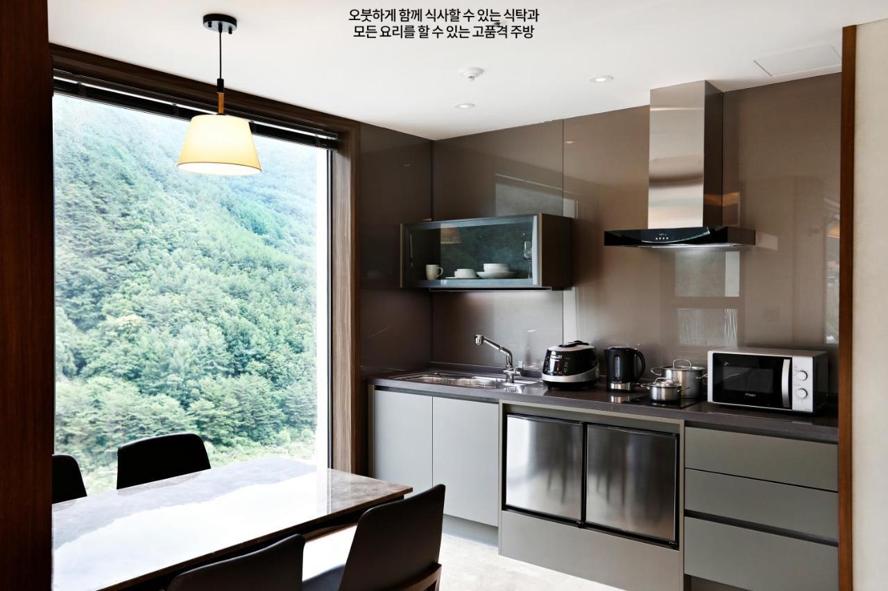 Pine Forest Jeongseon Alpine Resort Eksteriør bilde
